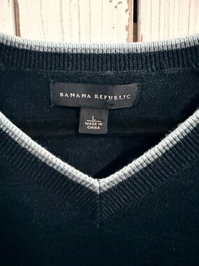 Banana Republic Men's V-Neck Sweater - Black with Light Gray Trim
